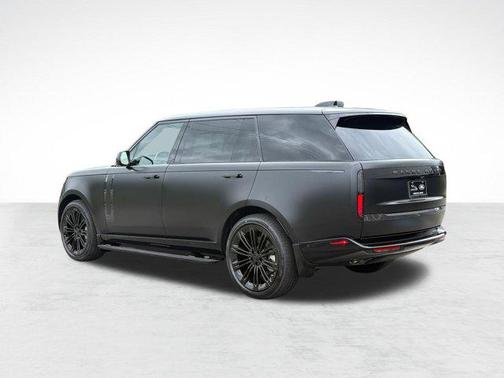 Obsidian Black SV Bespoke Ultra Metallic Satin 2026 Land Rover Range Rover P530 SE 7 Seat