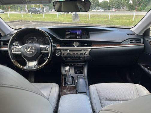 2017 Lexus ES 350 Base