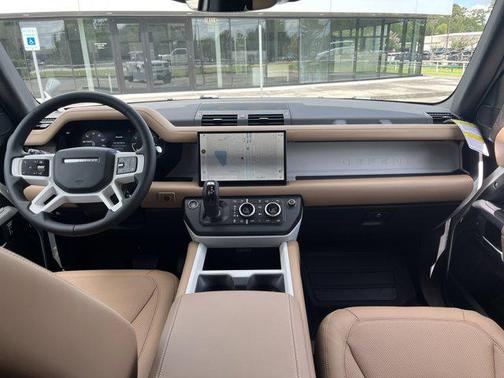 2025 Land Rover Defender 130 P400 S