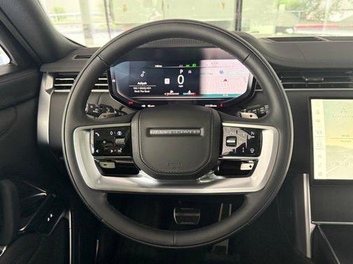 Santorini Black 2026 Land Rover Range Rover P530 SE 7 Seat