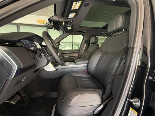Santorini Black 2026 Land Rover Range Rover P530 SE 7 Seat