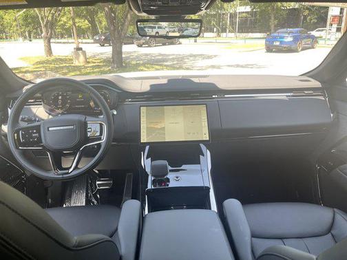2025 Land Rover Range Rover Sport SE