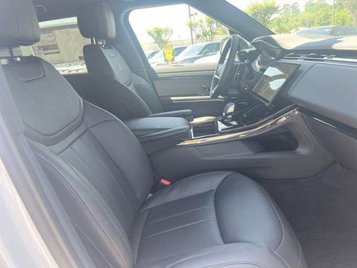2025 Land Rover Range Rover Sport SE