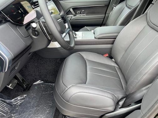 2026 Land Rover Range Rover P400 SE 7 Seat