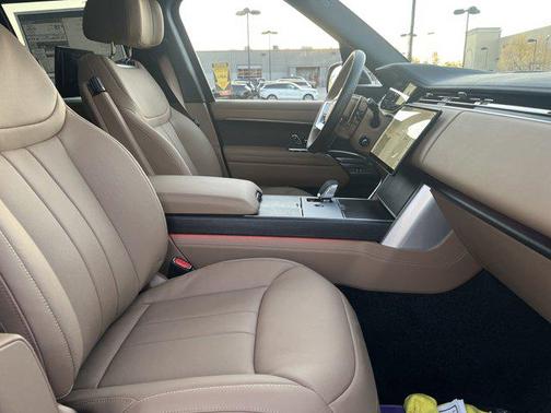 2025 Land Rover Range Rover P530 Autobiography