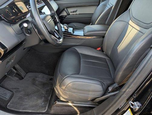 2025 Land Rover Range Rover Sport SE