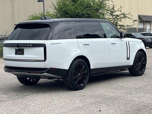 2025 Land Rover Range Rover P400 SE 7 Seat