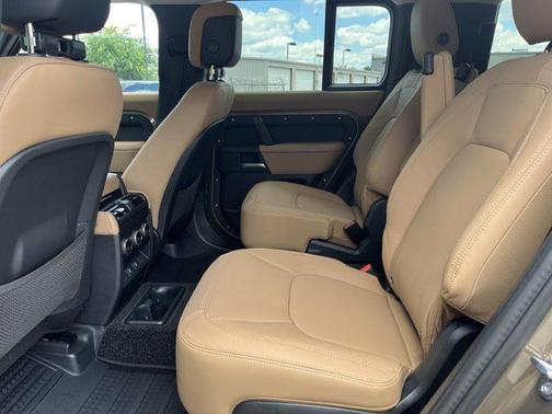 2025 Land Rover Defender 130 P300 S