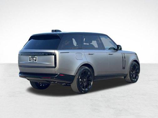 2025 Land Rover Range Rover P530 SE