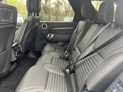 2025 Land Rover Discovery P360 Metropolitan Edition