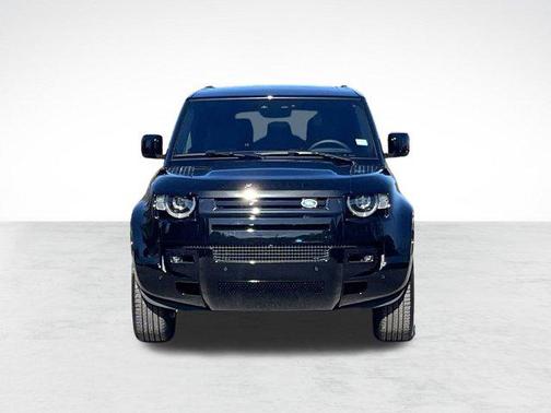 2025 Land Rover Defender 130 P400 X-Dynamic SE