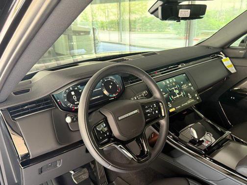 Santorini Black Metallic 2026 Land Rover Range Rover Sport SE