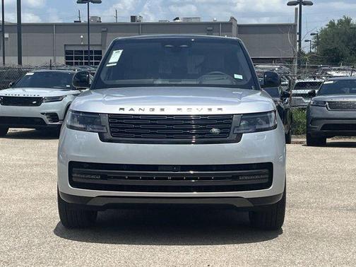 2025 Land Rover Range Rover P530 SE
