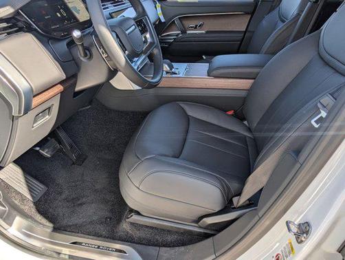 2026 Land Rover Range Rover P400 SE 7 Seat