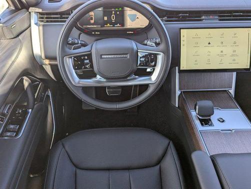 2026 Land Rover Range Rover P400 SE 7 Seat