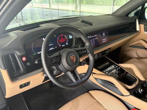 Black 2024 Porsche Cayenne Cayenne
