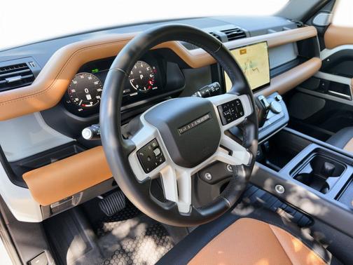 Fuji White 2024 Land Rover Defender 130 P400 X-Dynamic SE