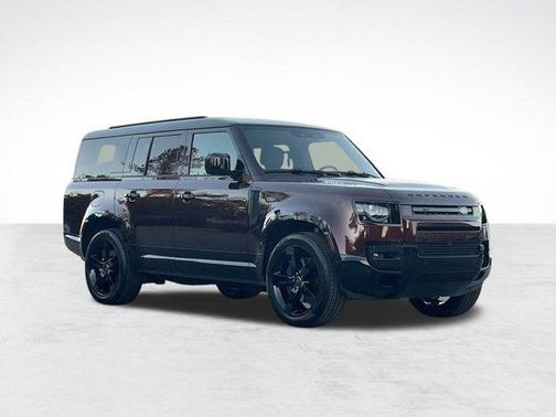 2025 Land Rover Defender 130 P400 X-Dynamic SE