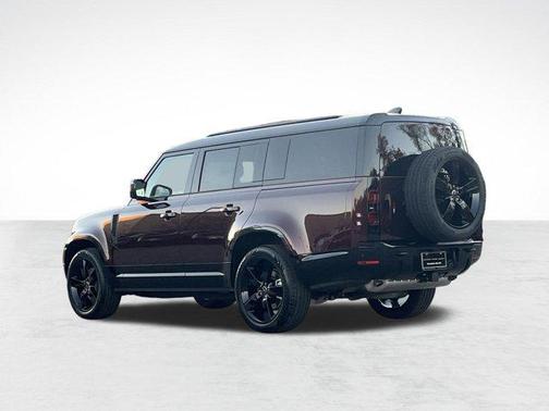 2025 Land Rover Defender 130 P400 X-Dynamic SE