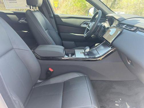 2026 Land Rover Range Rover Velar P250 SE R-Dynamic