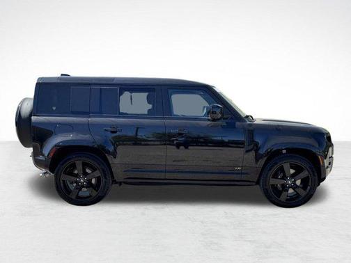 2025 Land Rover Defender 110 V8