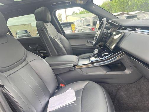 2024 Land Rover Range Rover Sport SE