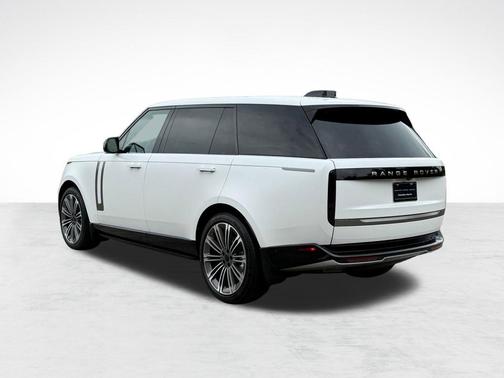 Icy White SV Bespoke Special Effect Satin 2026 Land Rover Range Rover P400 SE 7 Seat