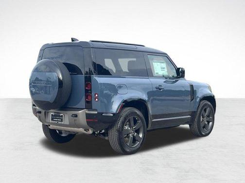 2025 Land Rover Defender 90 P400 X-Dynamic SE
