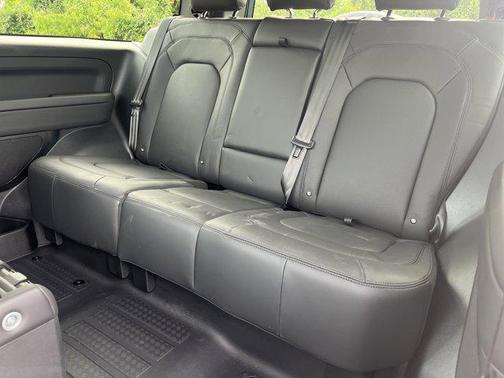 2025 Land Rover Defender 90 P400 X-Dynamic SE