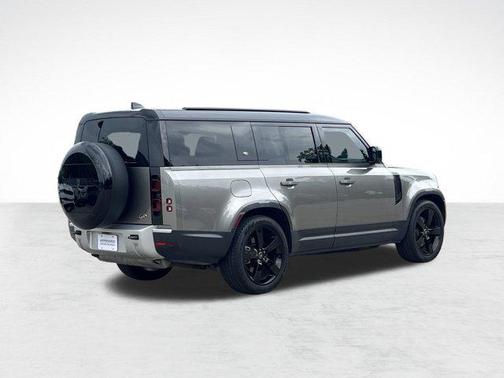 2023 Land Rover Defender 130 SE