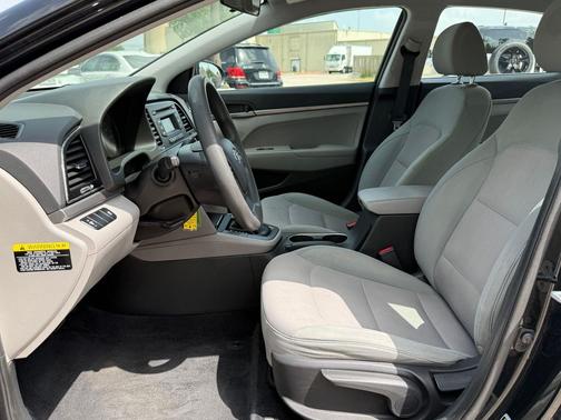 Phantom Black 2017 Hyundai ELANTRA SE