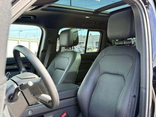 2025 Land Rover Defender 130 P400 S