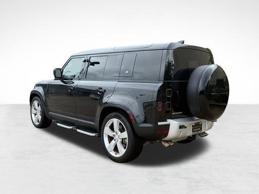 Santorini Black Metallic 2024 Land Rover Defender 110 P500 SE