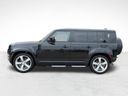 Santorini Black Metallic 2024 Land Rover Defender 110 P500 SE