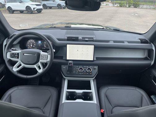 2025 Land Rover Defender 90 P400 X-Dynamic SE