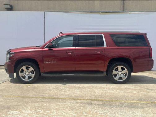 2017 Chevrolet Suburban LT