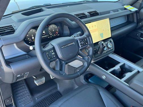 2026 Land Rover Defender 110 V8