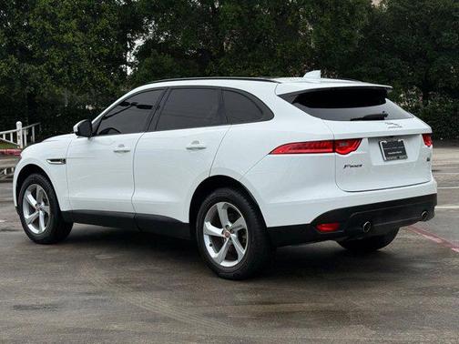 Fuji White 2018 Jaguar F-PACE 30t Premium