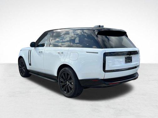 2025 Land Rover Range Rover P550e SE