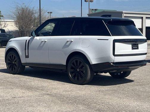 2025 Land Rover Range Rover P550e SE
