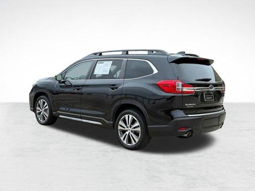 Crystal Black Silica 2022 Subaru Ascent Limited 7-Passenger