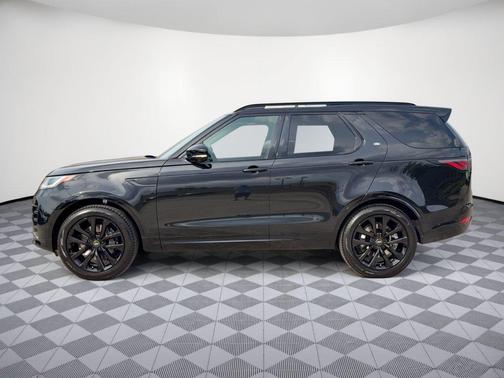 Santorini Black 2026 Land Rover Discovery Gemini Edition
