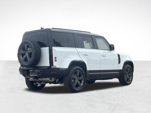 2025 Land Rover Defender 110 P400 X-Dynamic SE