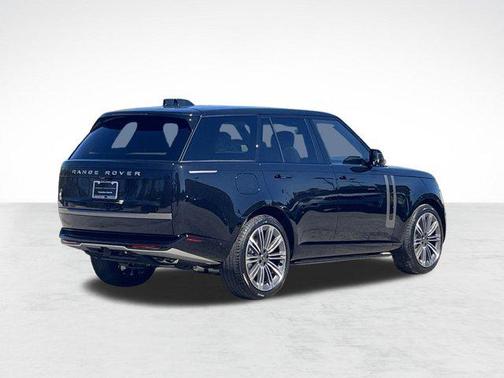 2025 Land Rover Range Rover P530 SE