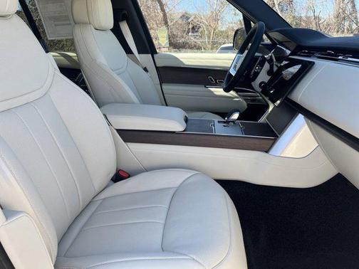 2025 Land Rover Range Rover P530 SE