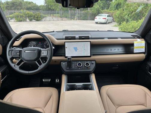 2025 Land Rover Defender V8
