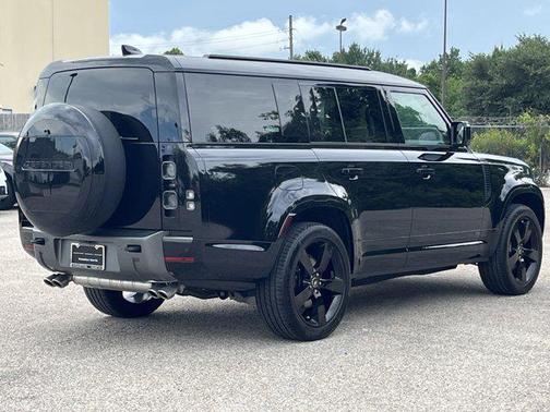 2025 Land Rover Defender V8