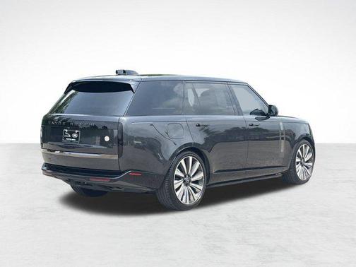 2023 Land Rover Range Rover SV