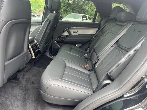 2025 Land Rover Range Rover Sport SE