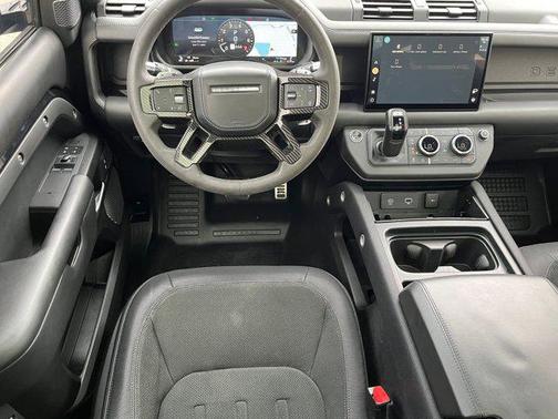 2022 Land Rover Defender V8